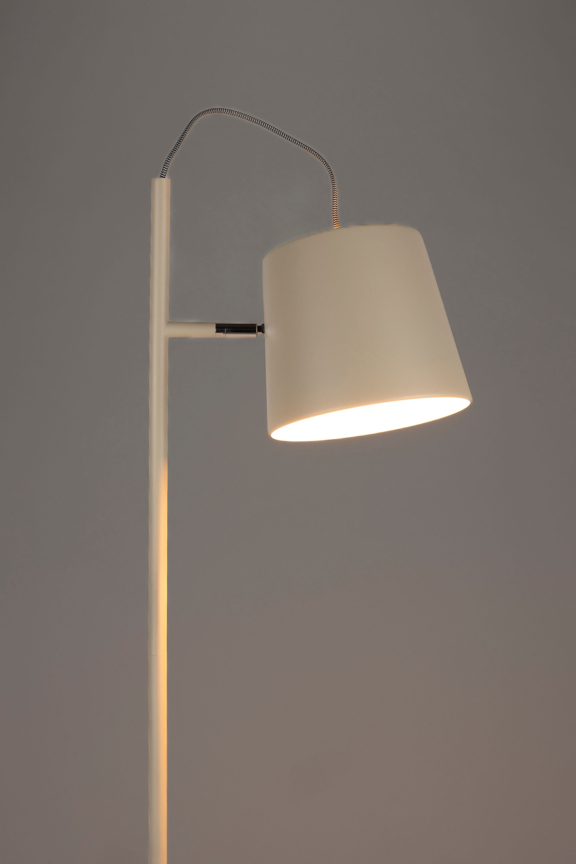 Zuiver Buckle Head Beige Floor Lamp